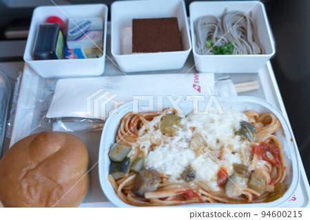 機上用餐 機上用餐 94600215