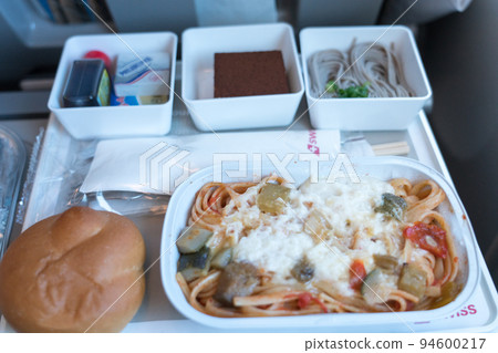 機上用餐 機上用餐 94600217