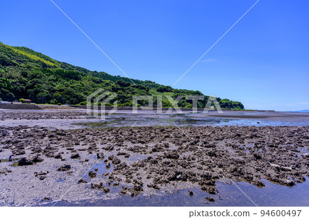 Beautiful summer scenery of Sumiyoshi Coast and Nagabeta Kaishiro (Tourist attraction) 94600497