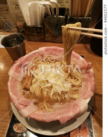 ramen  94602577
