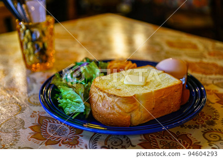 Breakfast scenery of thick cut toast 94604293