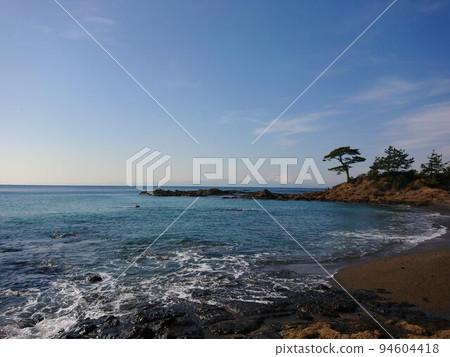 Hayama sea on a sunny day Hayama sea on a sunny day 94604418