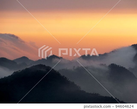 阿里山、新中浩郎 94604624