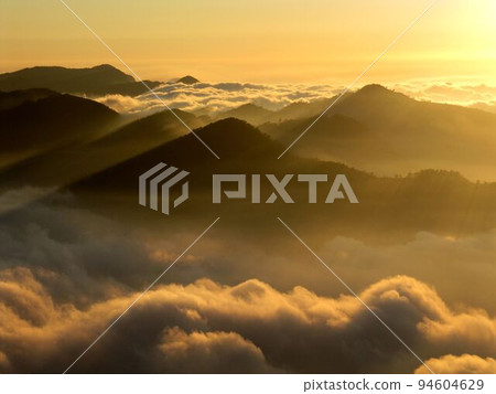 阿里山、新中浩郎 94604629