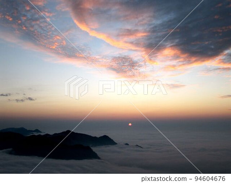 阿里山、新中浩郎 94604676