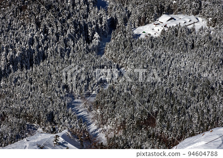 Yatsugatake mountain range, ascetic hut seen from Bunzaburo Road 94604788