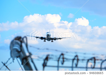 伊丹機場的飛機和美麗的風景 94608665