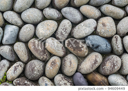 石頭堆積起來 94609449