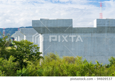 Osaka Prefecture Shin-Meishin Expressway Yodogawa Higashi Viaduct Construction 94609537