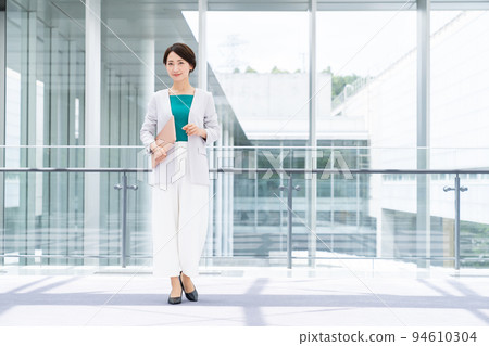Middle career woman 94610304