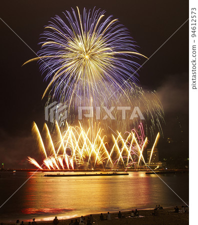 靜岡縣熱海市熱海海上花火大會 94612573