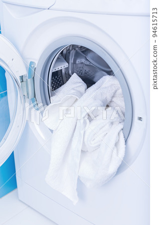Washing drum inside with white clothe Washing drum inside with white clothe 94615713