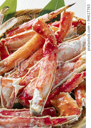 Fresh and delicious king crab 94617763