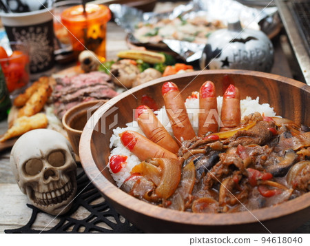 萬聖節營地的手指維也納牛肉斯特羅加諾夫 萬聖節營地的手指維也納牛肉斯特羅加諾夫 94618040