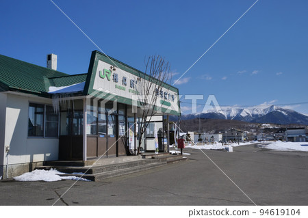 Hidaka Main Line Samani Station Station Building 2 February 2021 94619104