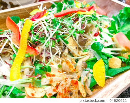 大蒜蘑菇蔬菜沙拉 大蒜蘑菇蔬菜沙拉 94620611