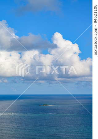 沖繩無人居住的駒賀島 沖繩無人居住的駒賀島 94621106