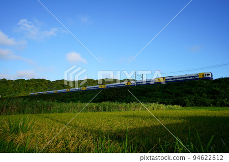 夏末總武線特快“潮賽” 夏末總武線特快“潮賽” 94622812