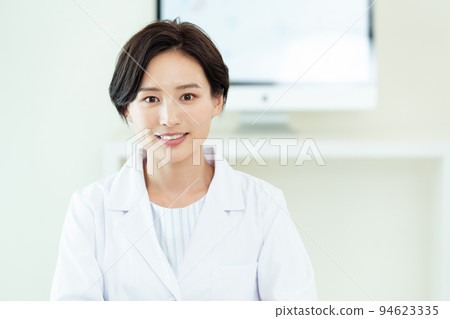 女醫生肖像 94623335