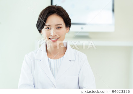 女醫生肖像 94623336