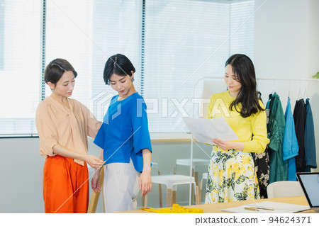 服裝設計公司 服裝設計公司 94624371