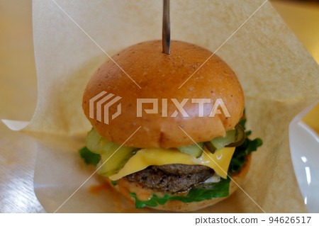 一個漢堡包 一個漢堡包 94626517