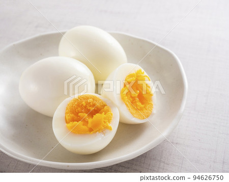 一個煮雞蛋 94626750