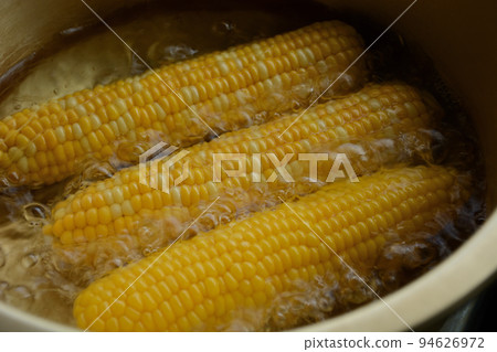 煮玉米 煮玉米 94626972