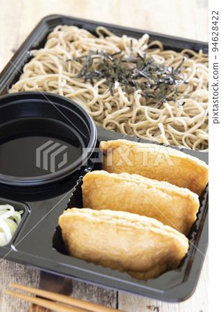 Zaru 蕎麥麵和稻荷壽司套餐 Zaru 蕎麥麵和稻荷壽司套餐 94628422