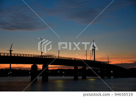 安靜的秋夜 安靜的秋夜 94630519