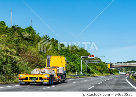 Transportation in Japan Special vehicle Logistics Semi-trailer for transporting heavy parts Transportation in Japan Special vehicle Logistics Semi-trailer for transporting heavy parts 94630555