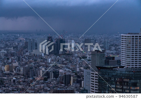 "Tokyo" Guerrilla heavy rain approaching in front of you, unstable atmosphere "Tokyo" Guerrilla heavy rain approaching in front of you, unstable atmosphere 94630587