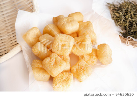 Dried fried 94630630