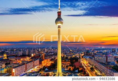 Aerial downtown panorama of Berlin at night with the skyscrappers and the bridges, Germany 94631086