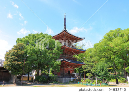 Ama City, scenery of Jimokuji three-storied pagoda Ama City, scenery of Jimokuji three-storied pagoda 94632740
