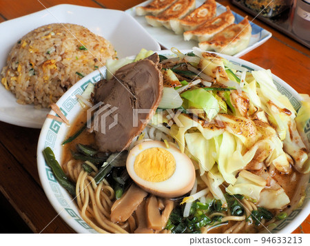 熊本縣熊本市中央區Keika Ramen Kurokami Shop的蔬菜拉麵+S Set Kurokami 熊本縣熊本市中央區Keika Ramen Kurokami Shop的蔬菜拉麵+S Set Kurokami 94633213