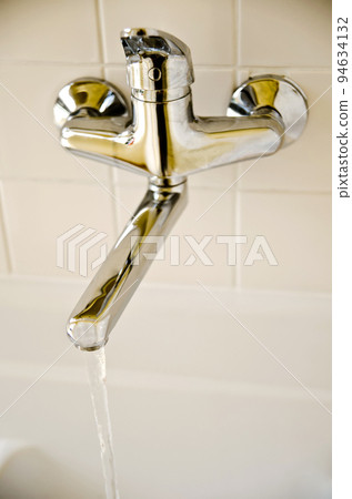 water tap 94634132