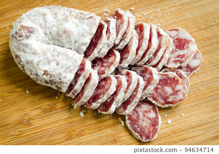 sausage sausage 94634714