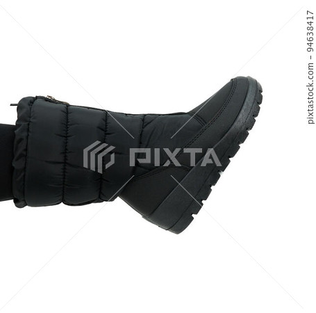 black shoes isolated on white background 94638417