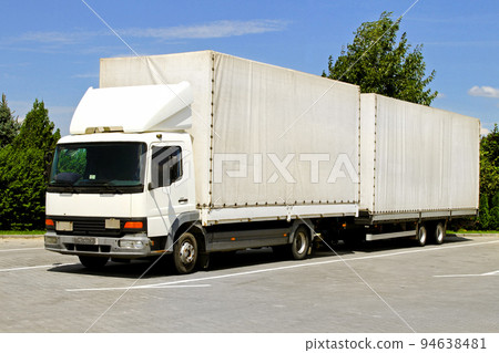 Truck and trailer 94638481