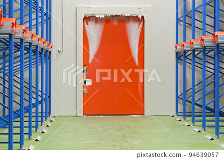 Warehouse freezer door 94639057