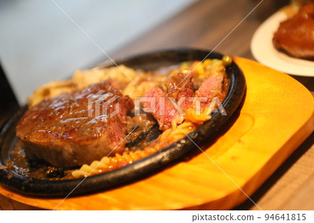 Table top steak 94641815