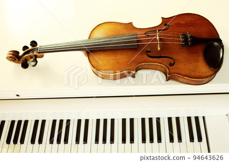 violin and piano keys 94643626