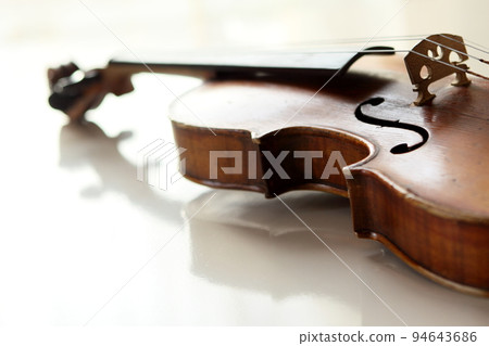 part of an antique violin 94643686