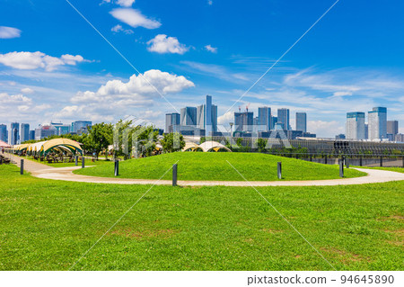 Toyosu Gururi Park and tower apartments in Toyosu, Koto Ward, Tokyo Toyosu Gururi Park and tower apartments in Toyosu, Koto Ward, Tokyo 94645890