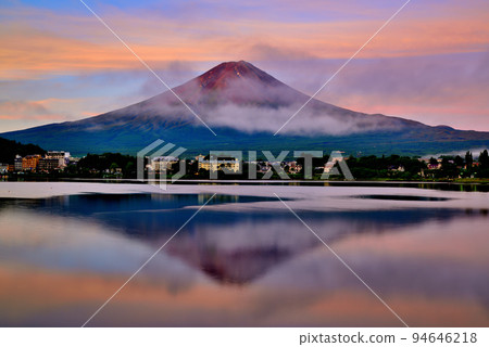 Fuji's morning glow from Lake Kawaguchi 94646218