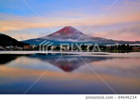 從河口湖出發的富士山晨光 從河口湖出發的富士山晨光 94646234