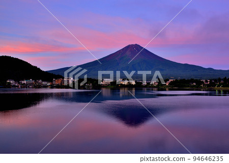 從河口湖出發的富士山晨光 從河口湖出發的富士山晨光 94646235