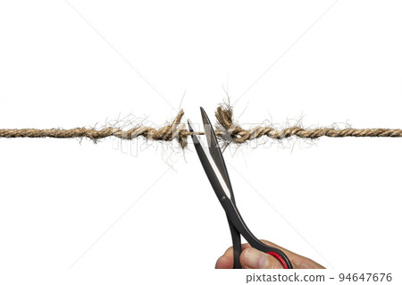 手用剪刀剪繩的背景紋理 94647676