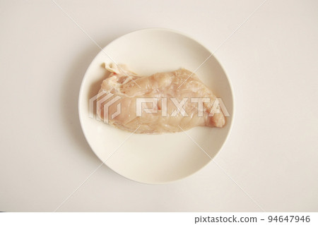 High-protein, low-fat chicken breast meat that is essential for dieting and muscle training High-protein, low-fat chicken breast meat that is essential for dieting and muscle training 94647946